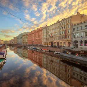 Riversaid Dworzovaya Ploszczagy Inn